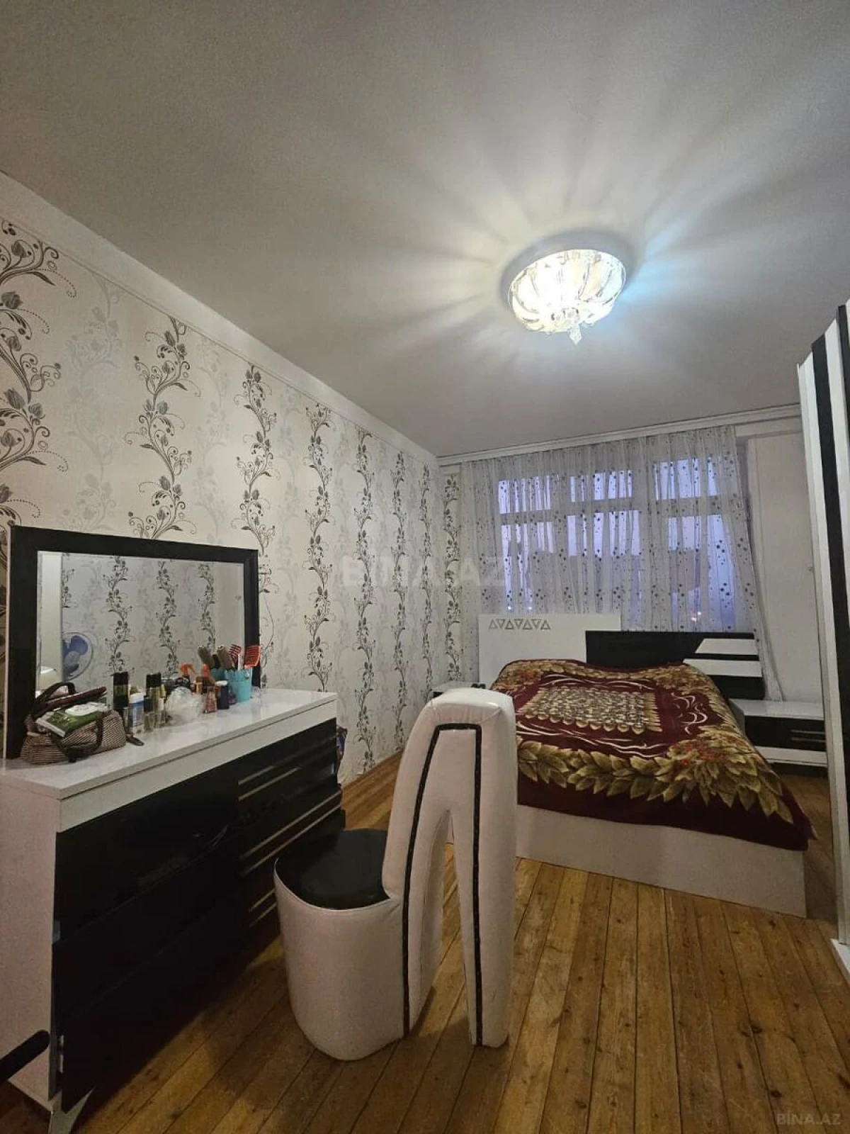 Satılır 2 otaqlı mənzil 57 m²