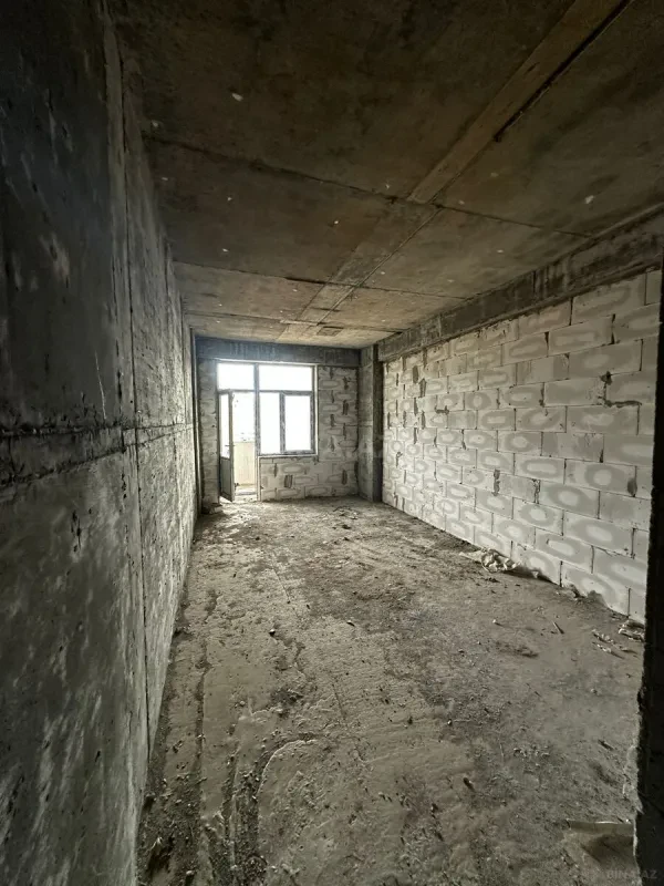Satılır 3 otaqlı mənzil 137 m²