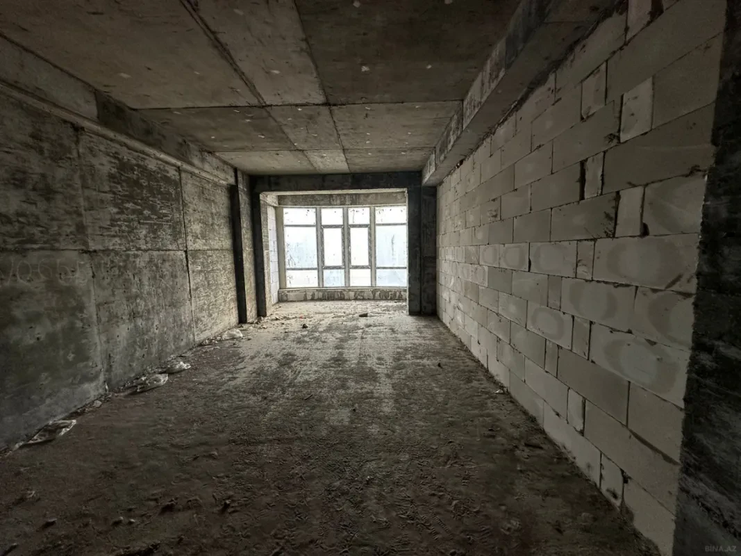 Satılır 3 otaqlı mənzil 137 m²