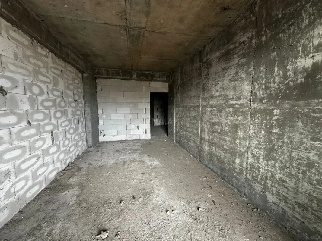 Satılır 3 otaqlı mənzil 137 m²