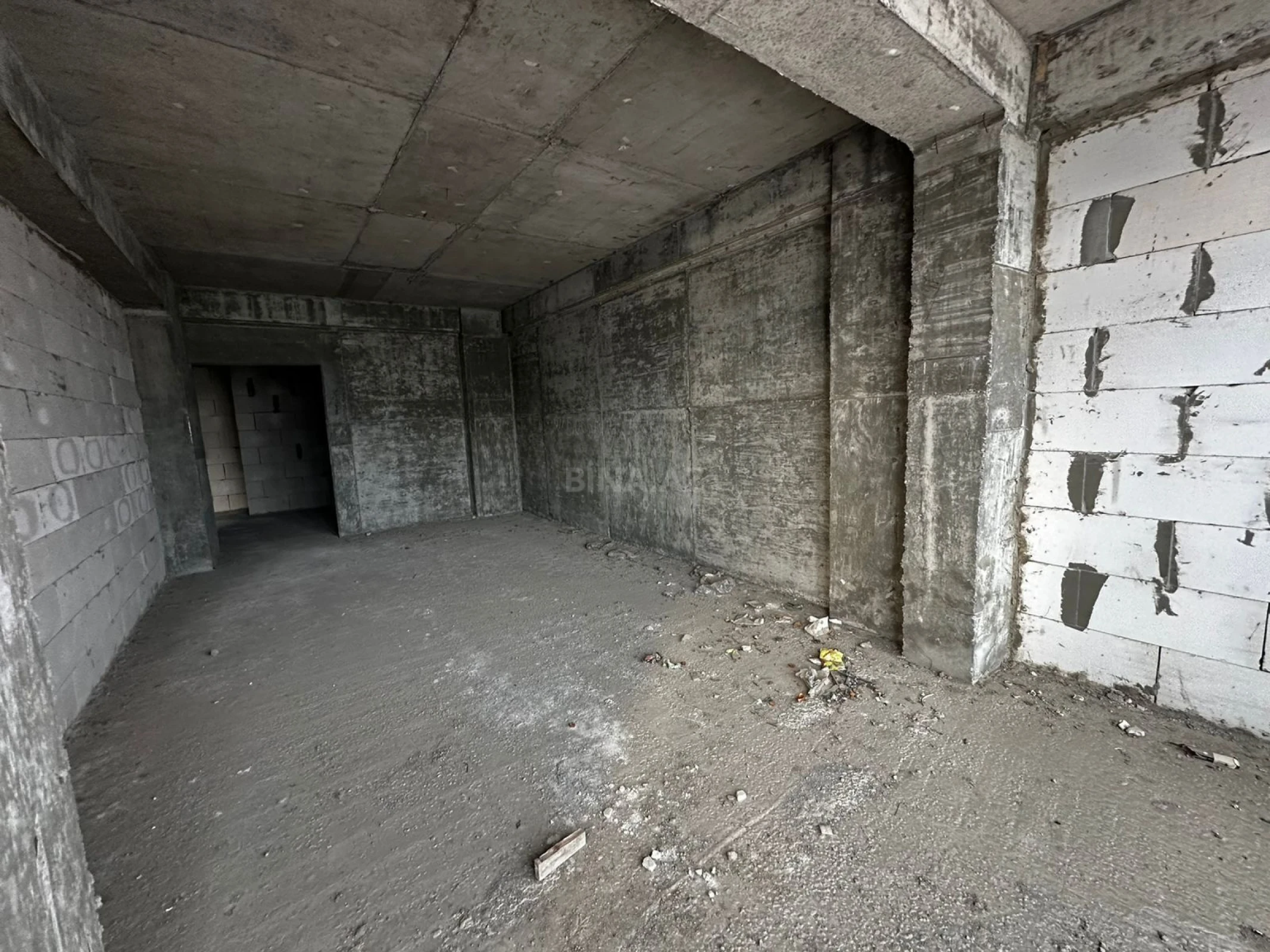 Satılır 3 otaqlı mənzil 137 m²