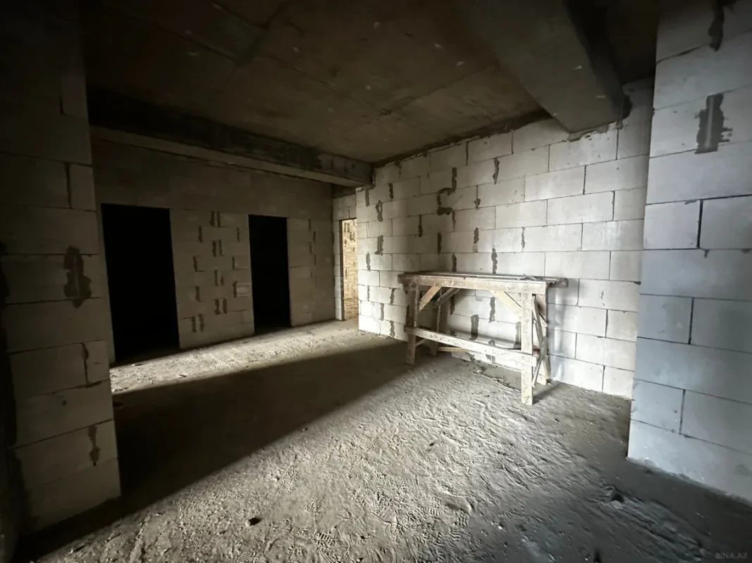 Satılır 3 otaqlı mənzil 137 m²