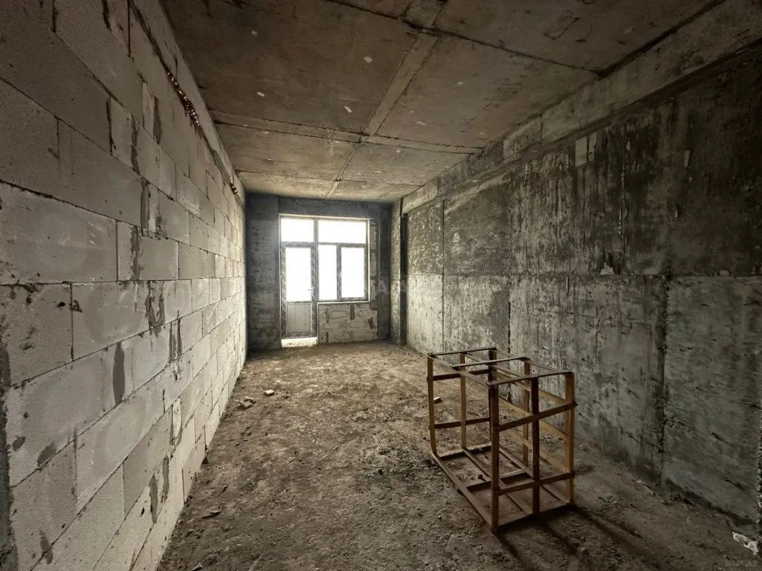 Satılır 3 otaqlı mənzil 137 m²