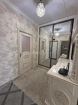 Satılır 2 otaqlı mənzil 68 m²