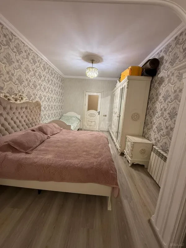 Satılır 2 otaqlı mənzil 68 m²