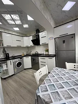 Satılır 2 otaqlı mənzil 68 m²