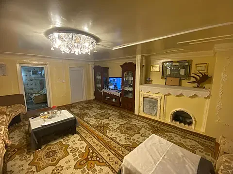 Satılır 15 otaqlı həyət evi 250 m²