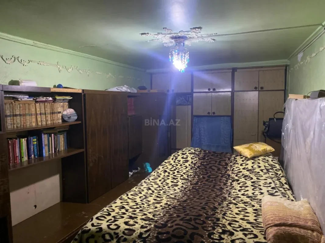 Satılır 15 otaqlı həyət evi 250 m²