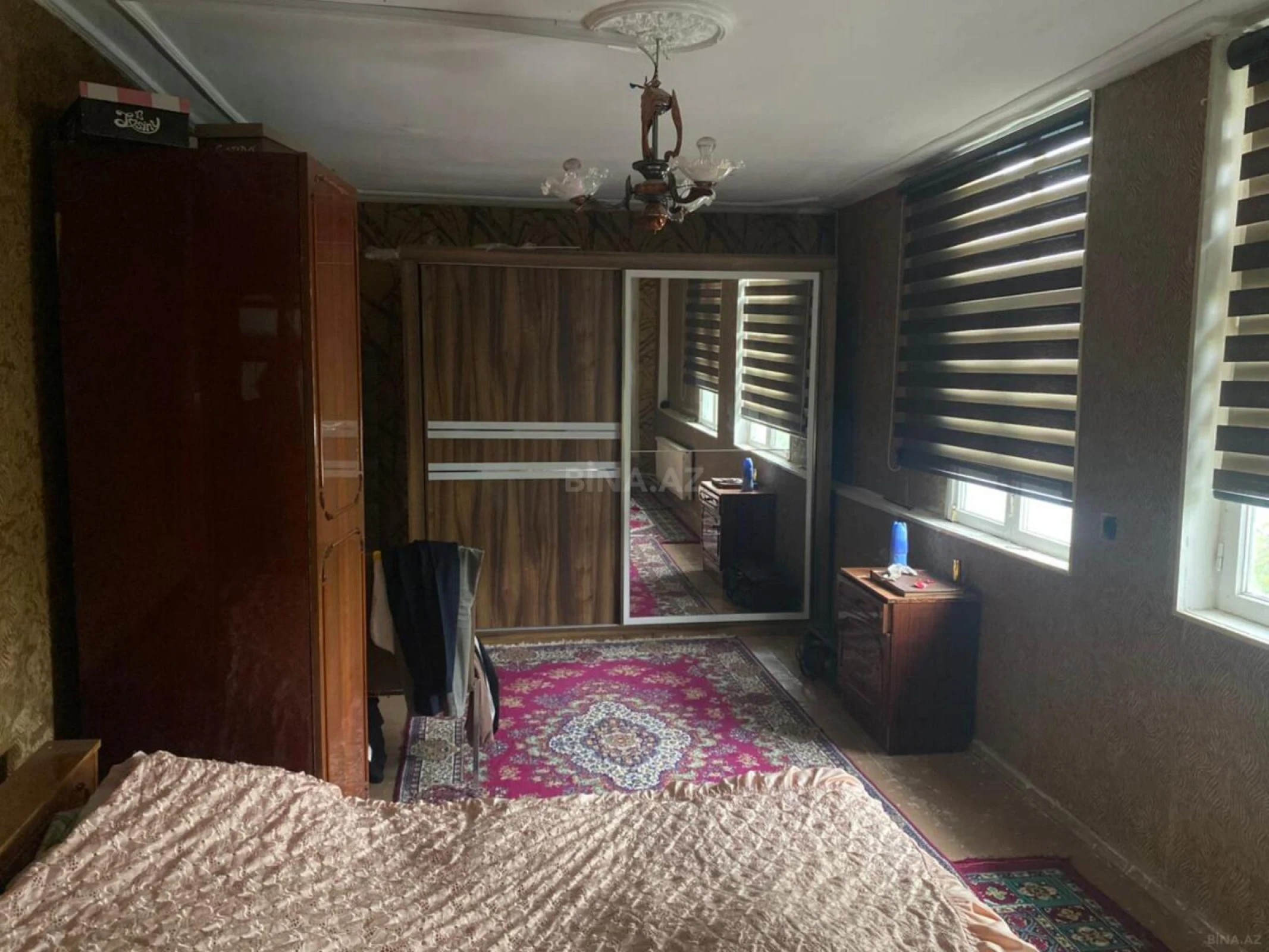 Satılır 15 otaqlı həyət evi 250 m²