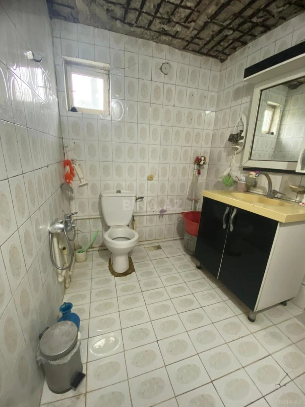 Satılır 15 otaqlı həyət evi 250 m²