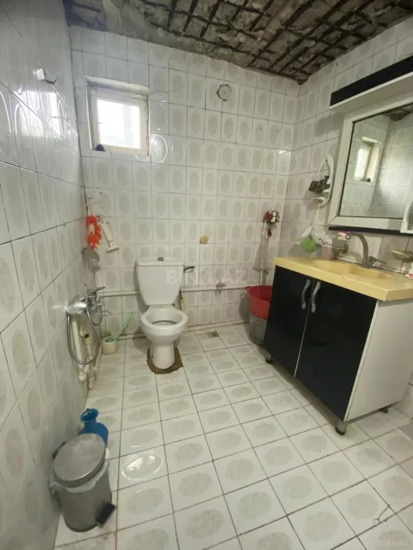 Satılır 15 otaqlı həyət evi 250 m²
