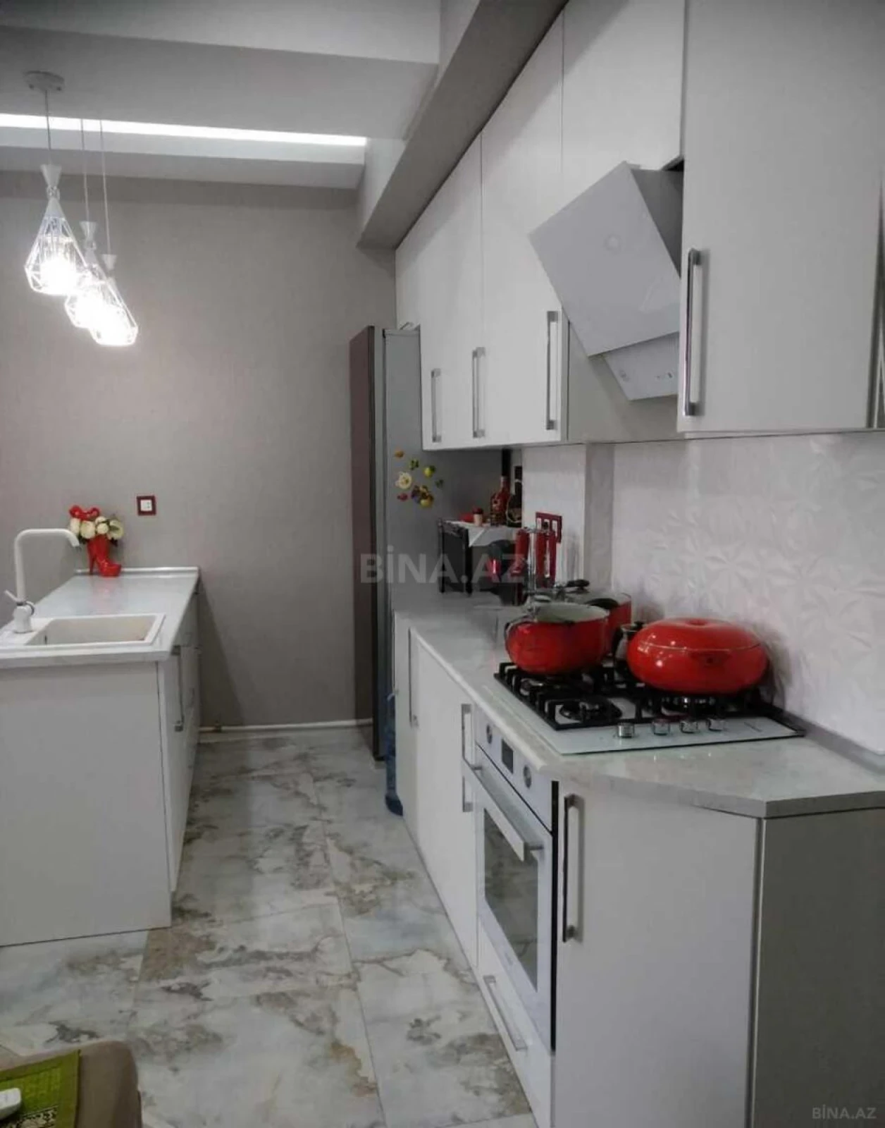 Satılır 3 otaqlı mənzil 103 m²