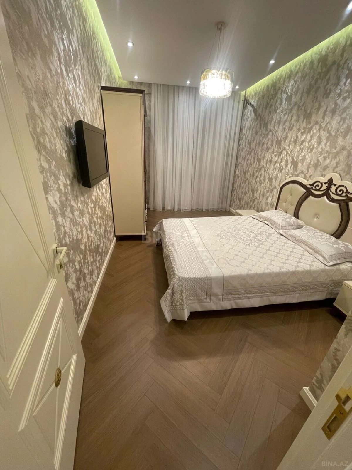 Kirayə verilir 3 otaqlı mənzil 130 m²
