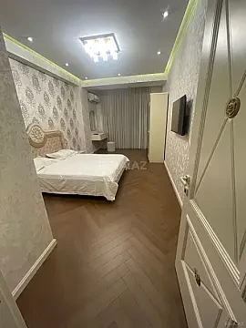 Kirayə verilir 3 otaqlı mənzil 130 m²
