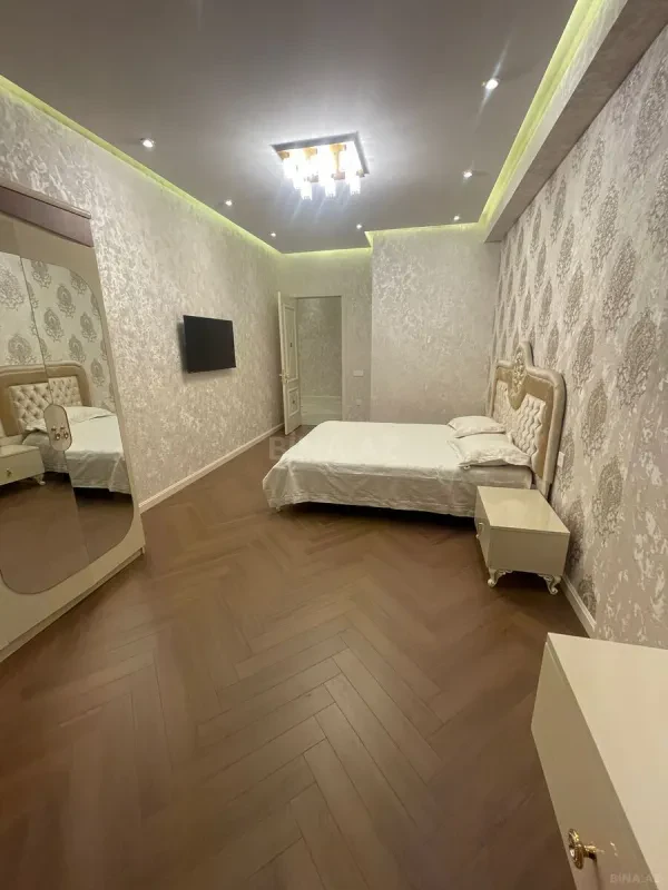 Kirayə verilir 3 otaqlı mənzil 130 m²