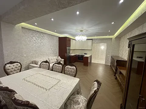 Kirayə verilir 3 otaqlı mənzil 130 m² — Bakı 3 otaq 130.00 m²