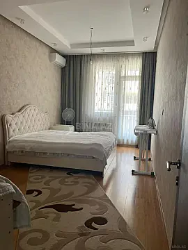 Kirayə verilir 3 otaqlı mənzil 150 m²