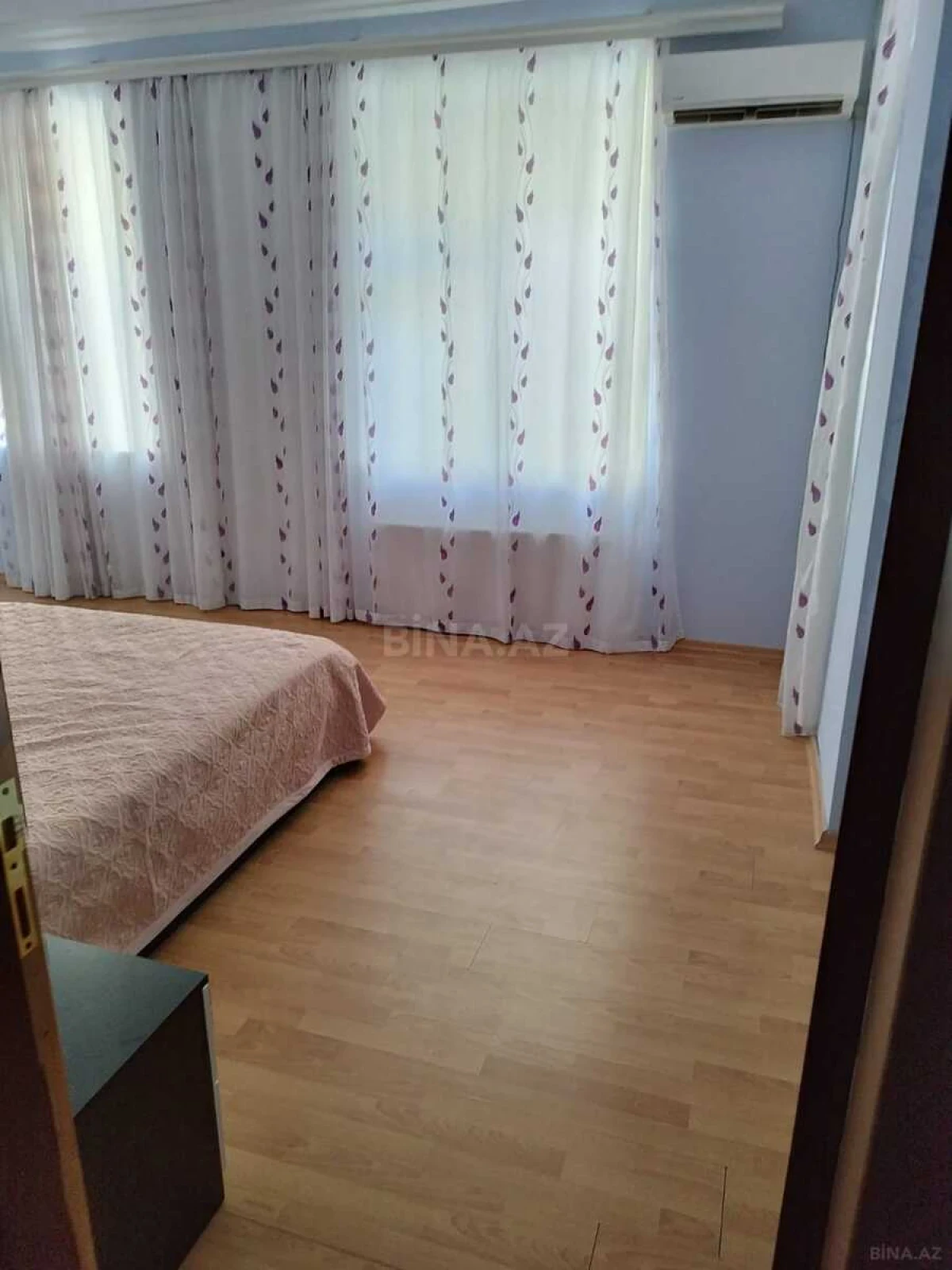 Kirayə verilir 3 otaqlı mənzil 140 m²