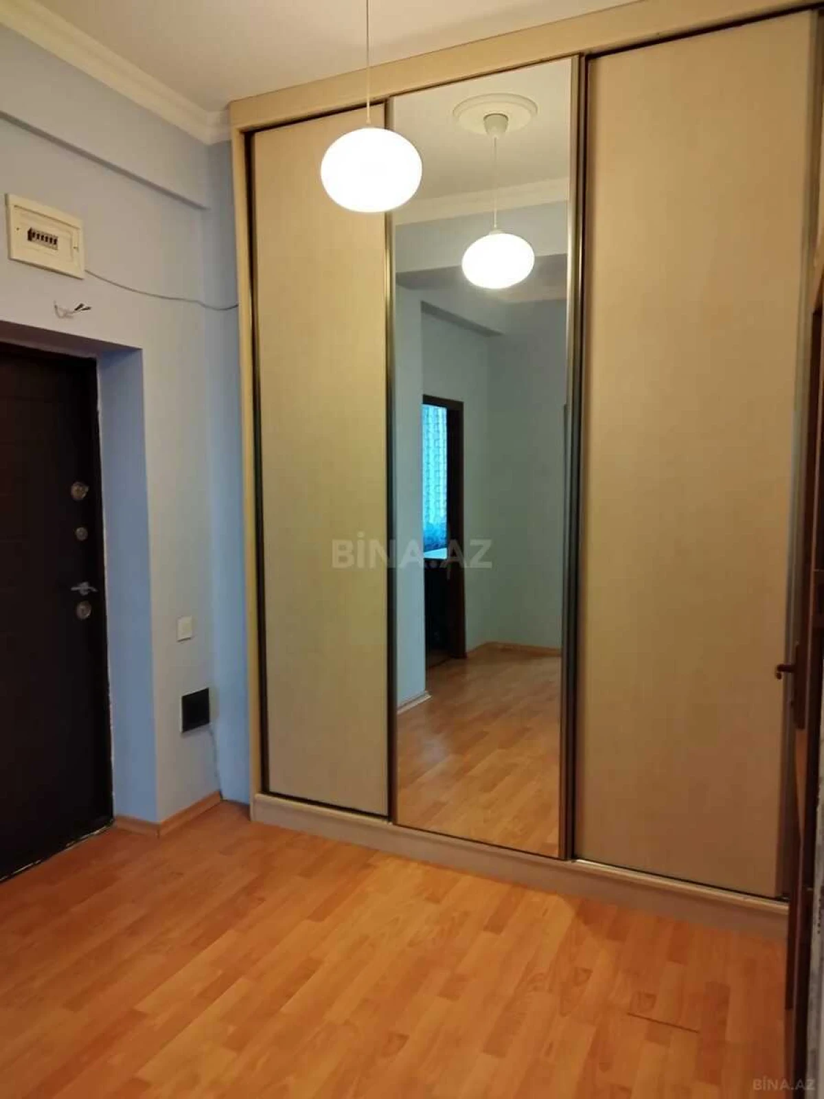 Kirayə verilir 3 otaqlı mənzil 140 m²
