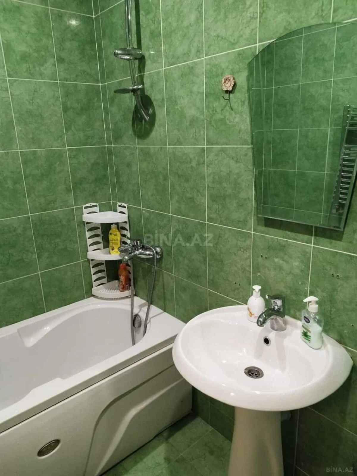 Kirayə verilir 3 otaqlı mənzil 140 m²