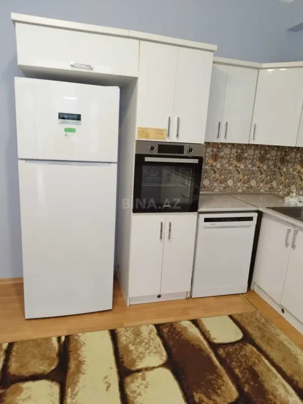 Kirayə verilir 3 otaqlı mənzil 140 m²