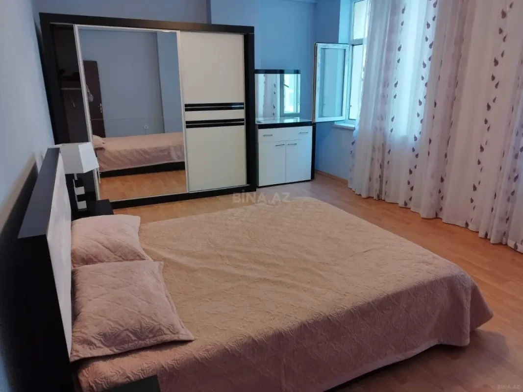 Kirayə verilir 3 otaqlı mənzil 140 m²