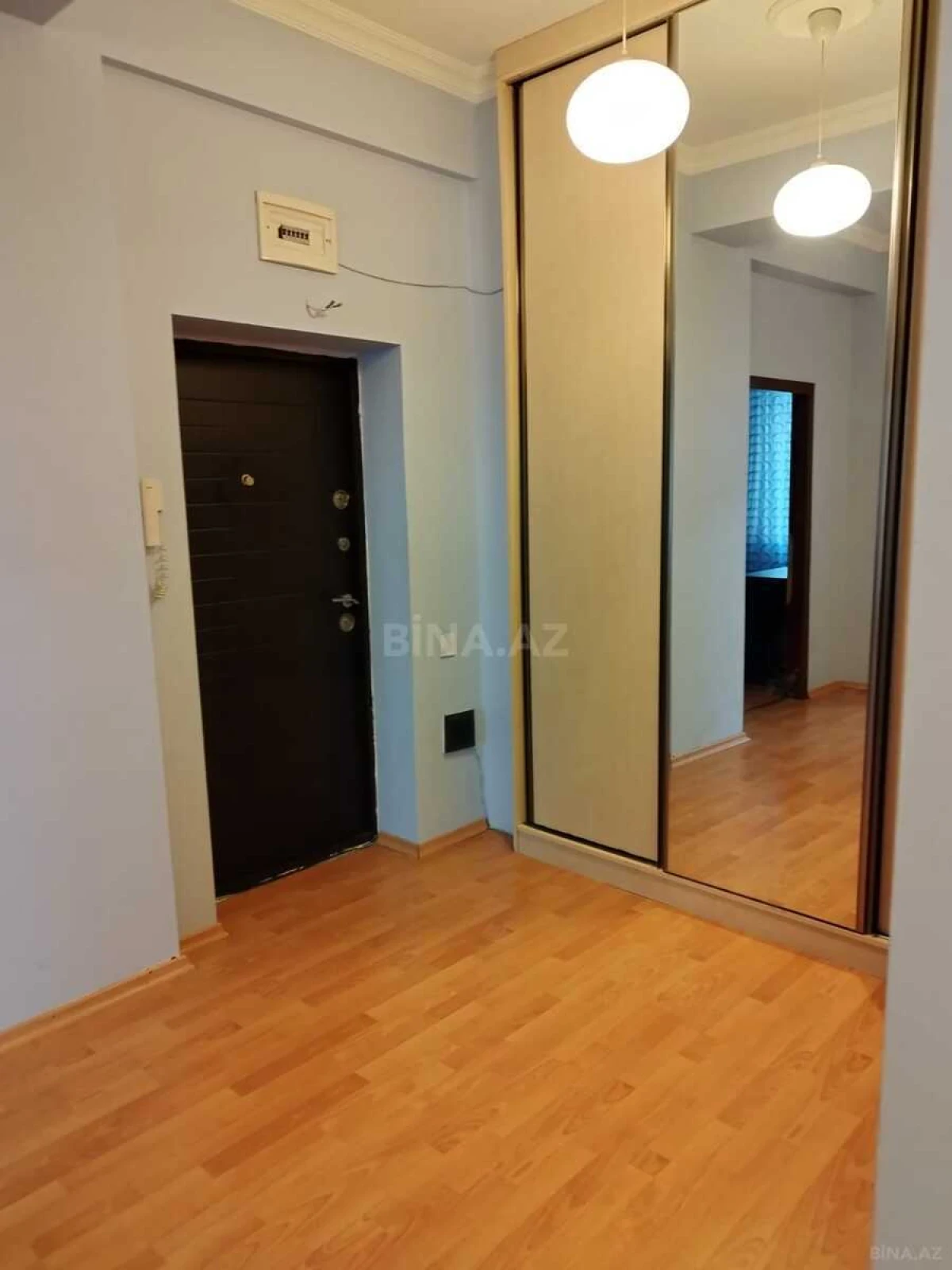 Kirayə verilir 3 otaqlı mənzil 140 m²
