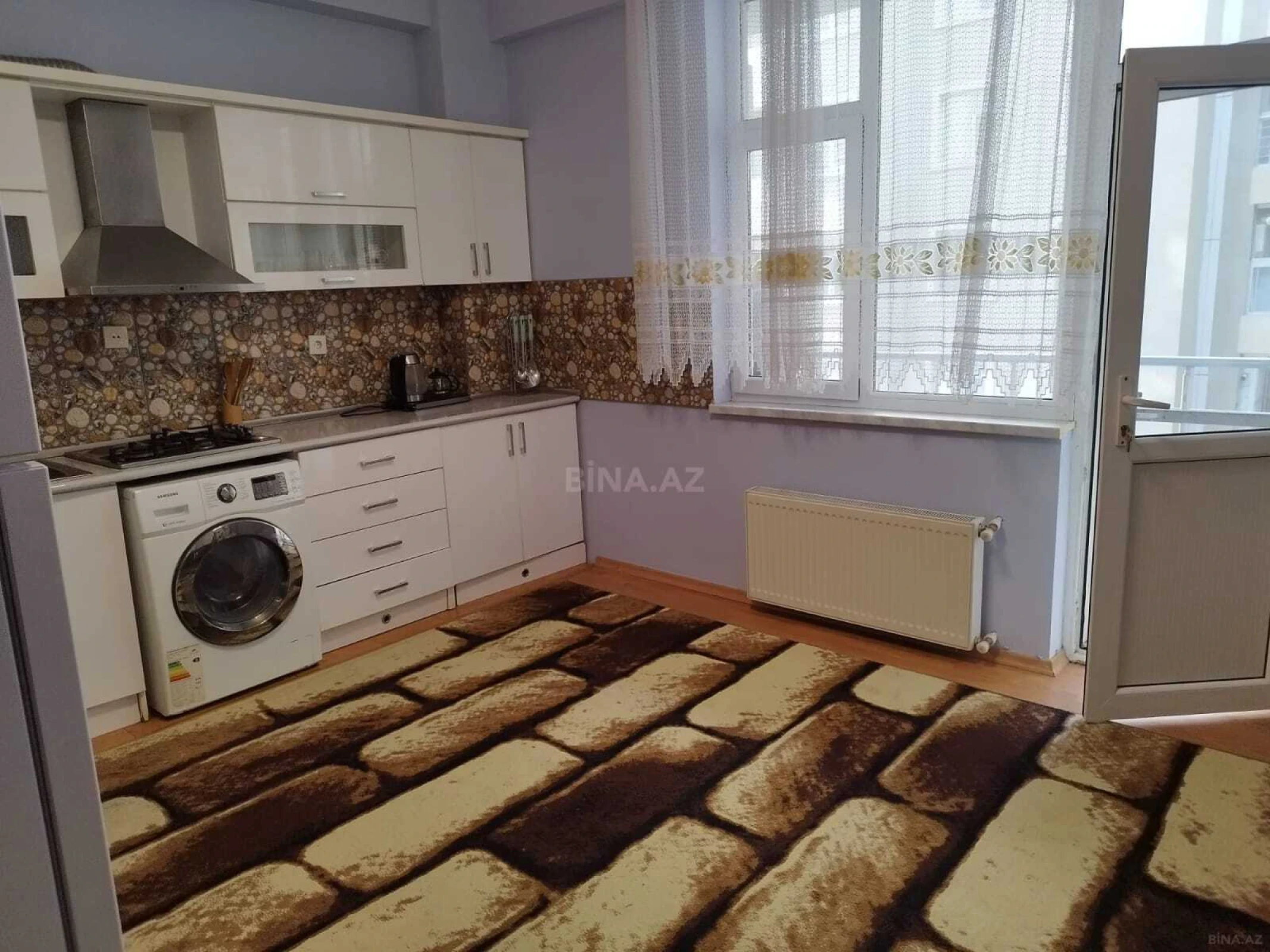 Kirayə verilir 3 otaqlı mənzil 140 m²
