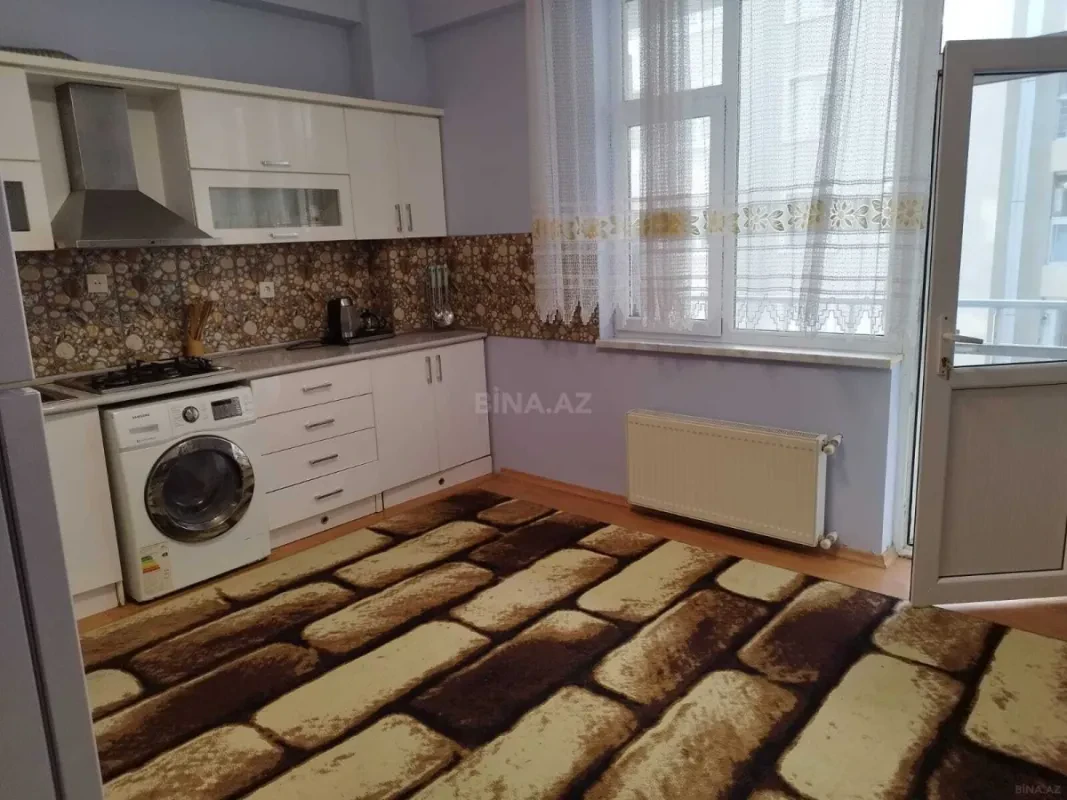 Kirayə verilir 3 otaqlı mənzil 140 m²