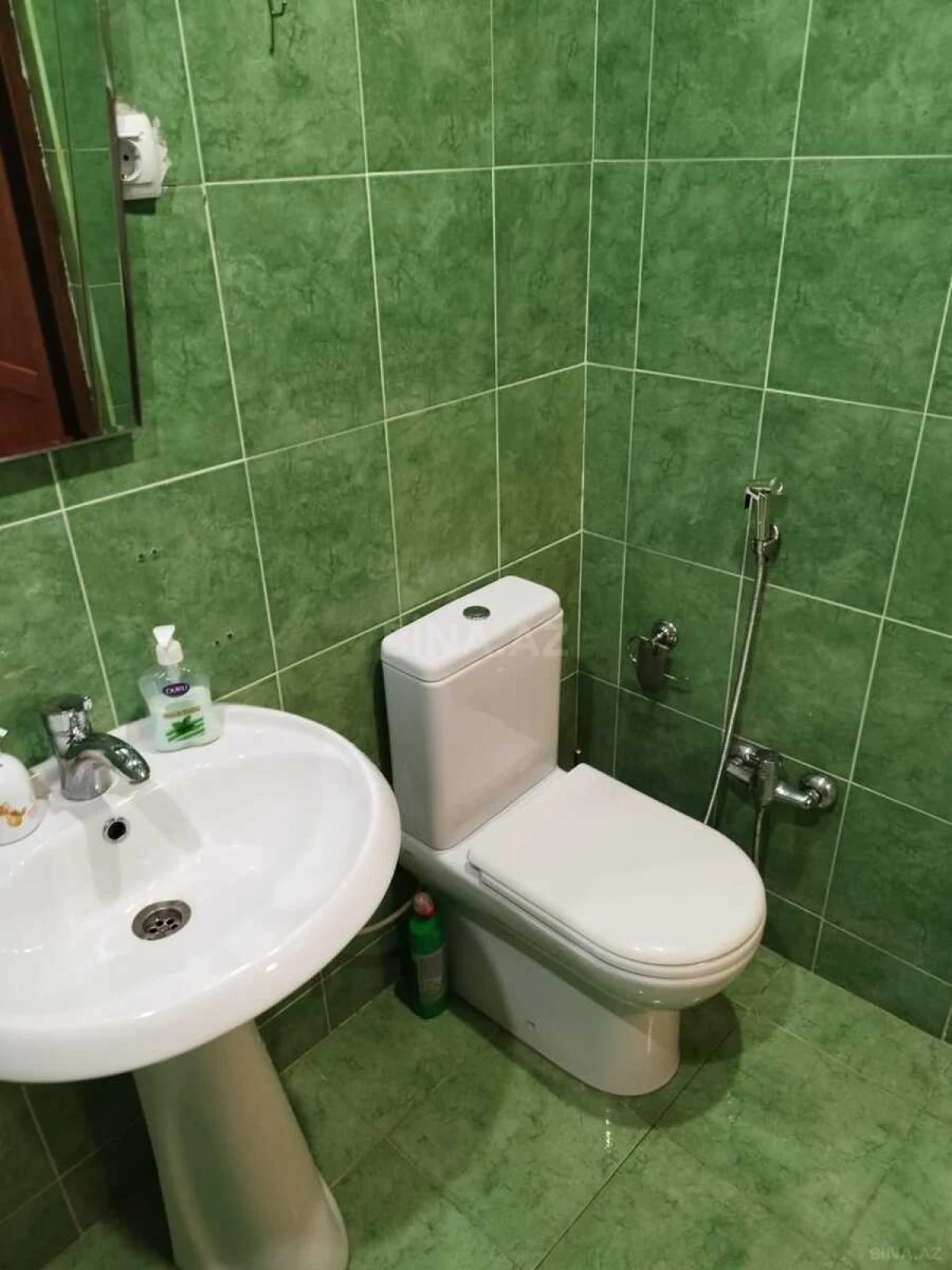 Kirayə verilir 3 otaqlı mənzil 140 m²