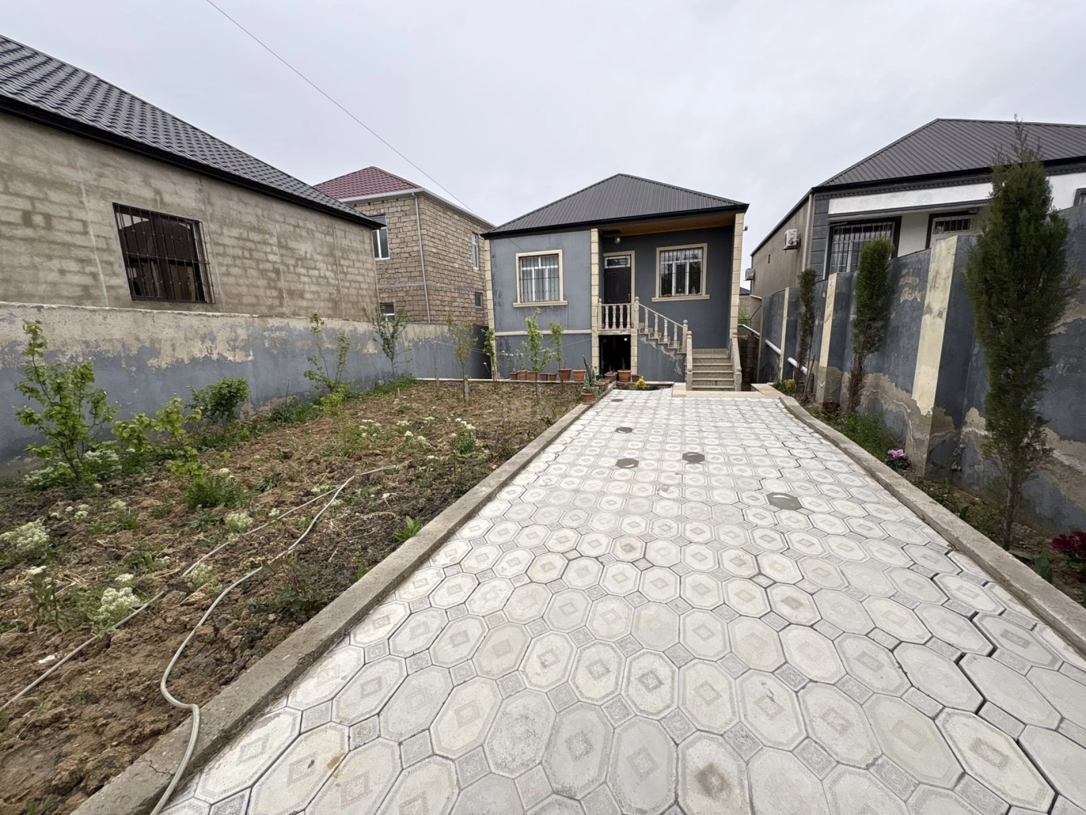 Satılır 6 otaqlı həyət evi 110 m²