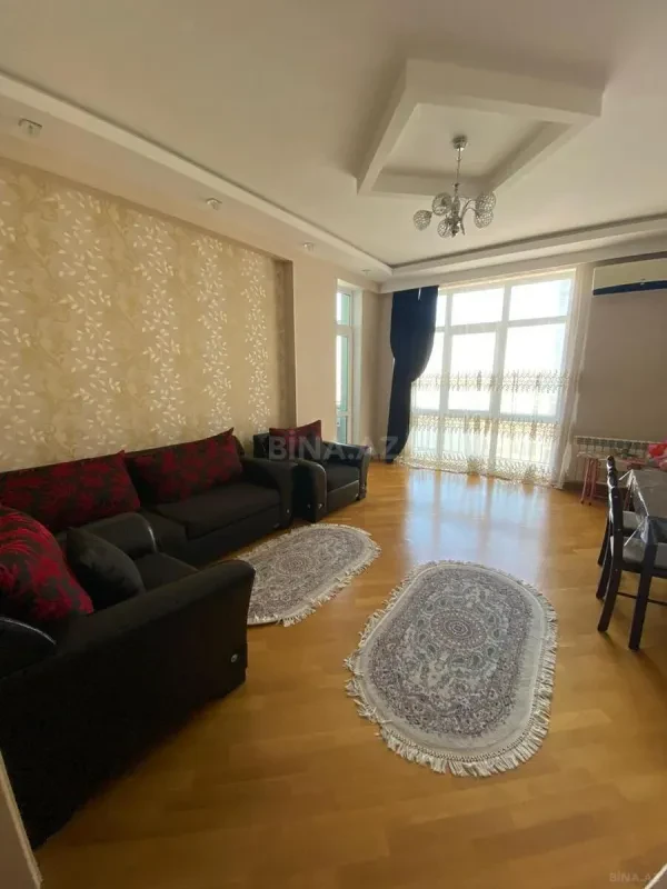 Kirayə verilir 2 otaqlı mənzil 91 m²