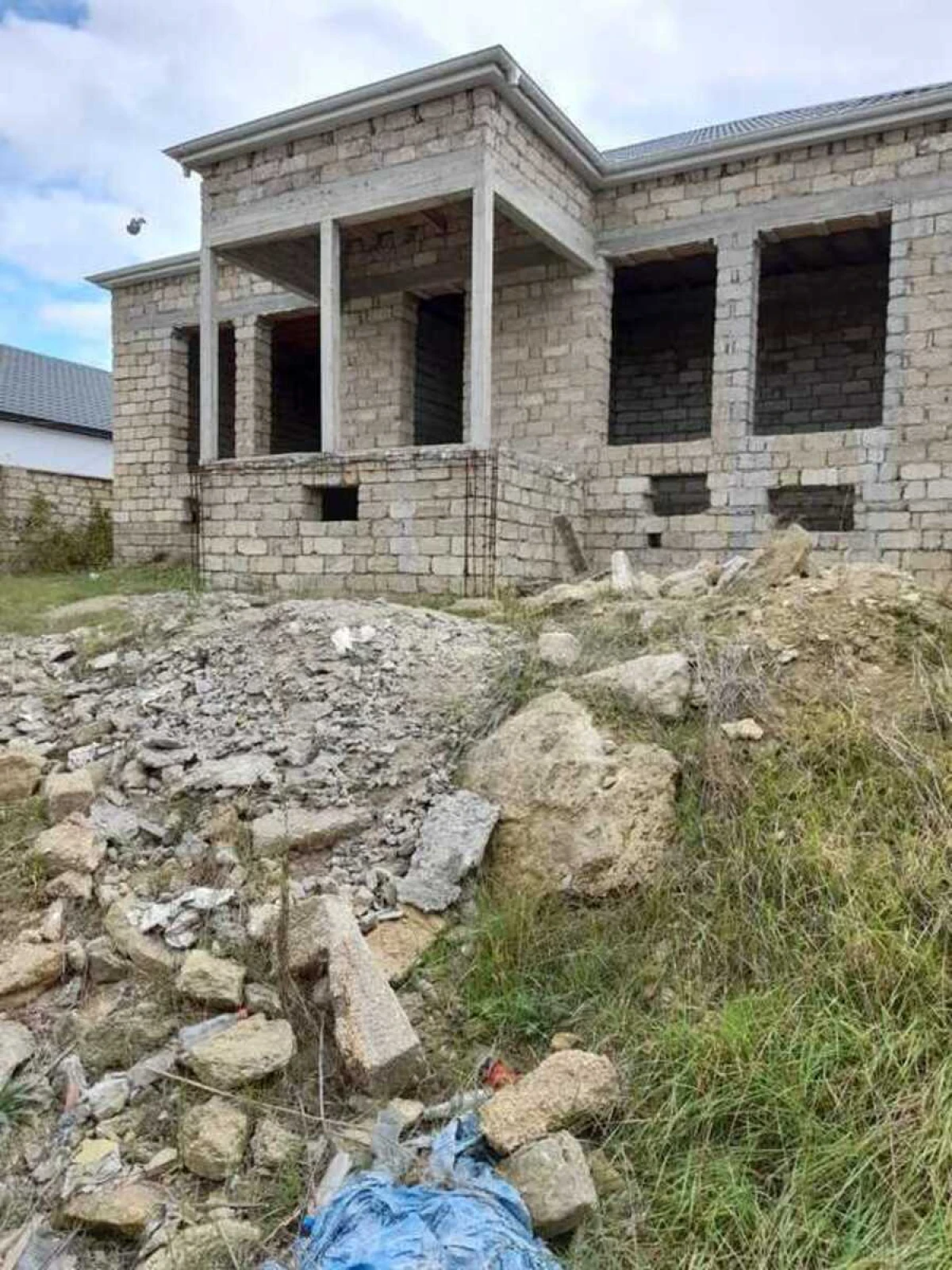 Satılır 4 otaqlı həyət evi 157 m²
