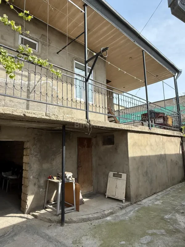 Satılır 6 otaqlı həyət evi 200 m²