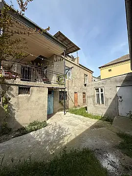 Satılır 6 otaqlı həyət evi 200 m²