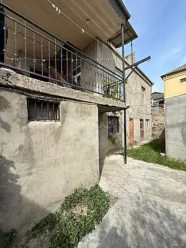 Satılır 6 otaqlı həyət evi 200 m²