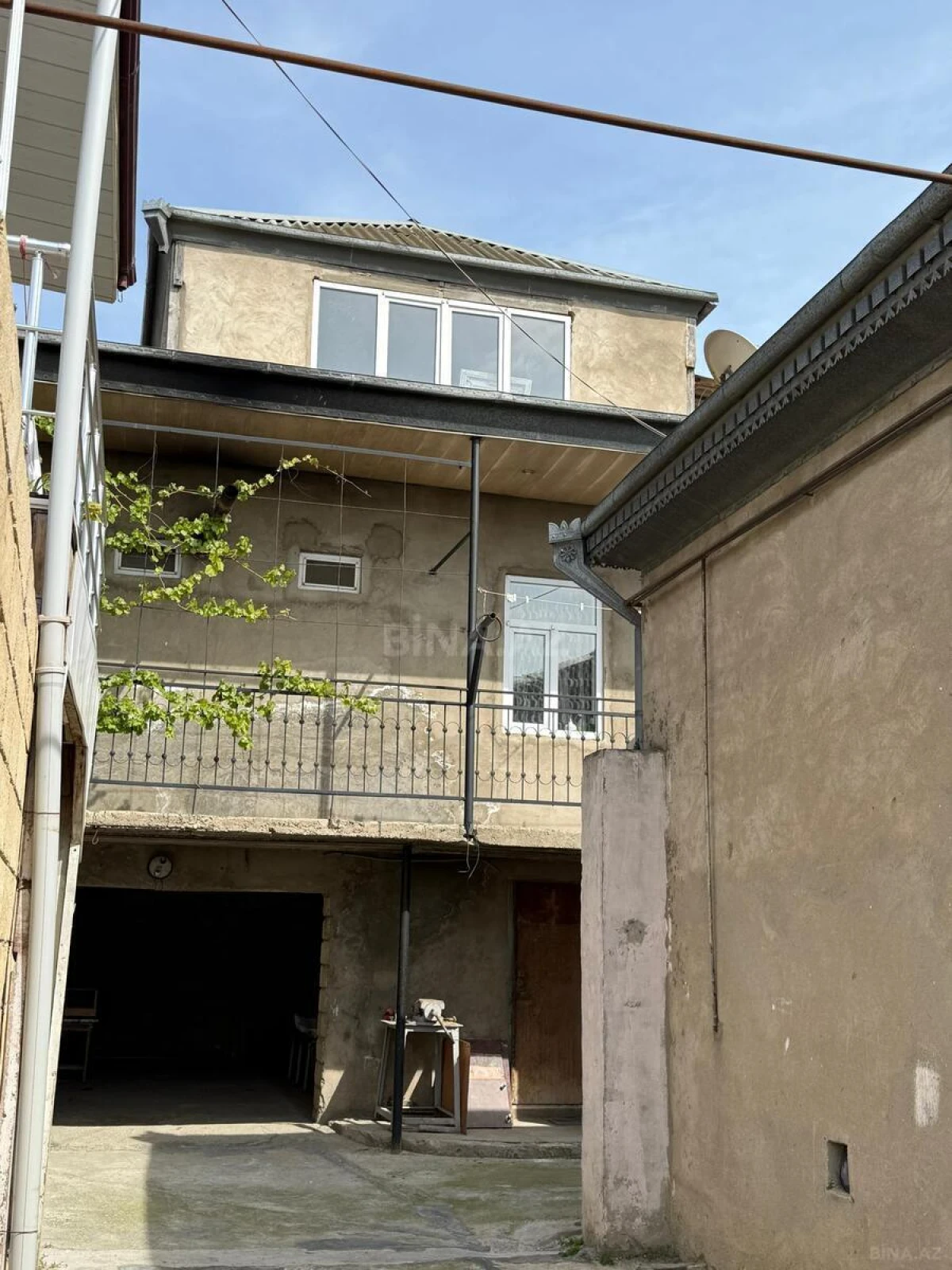 Satılır 6 otaqlı həyət evi 200 m²