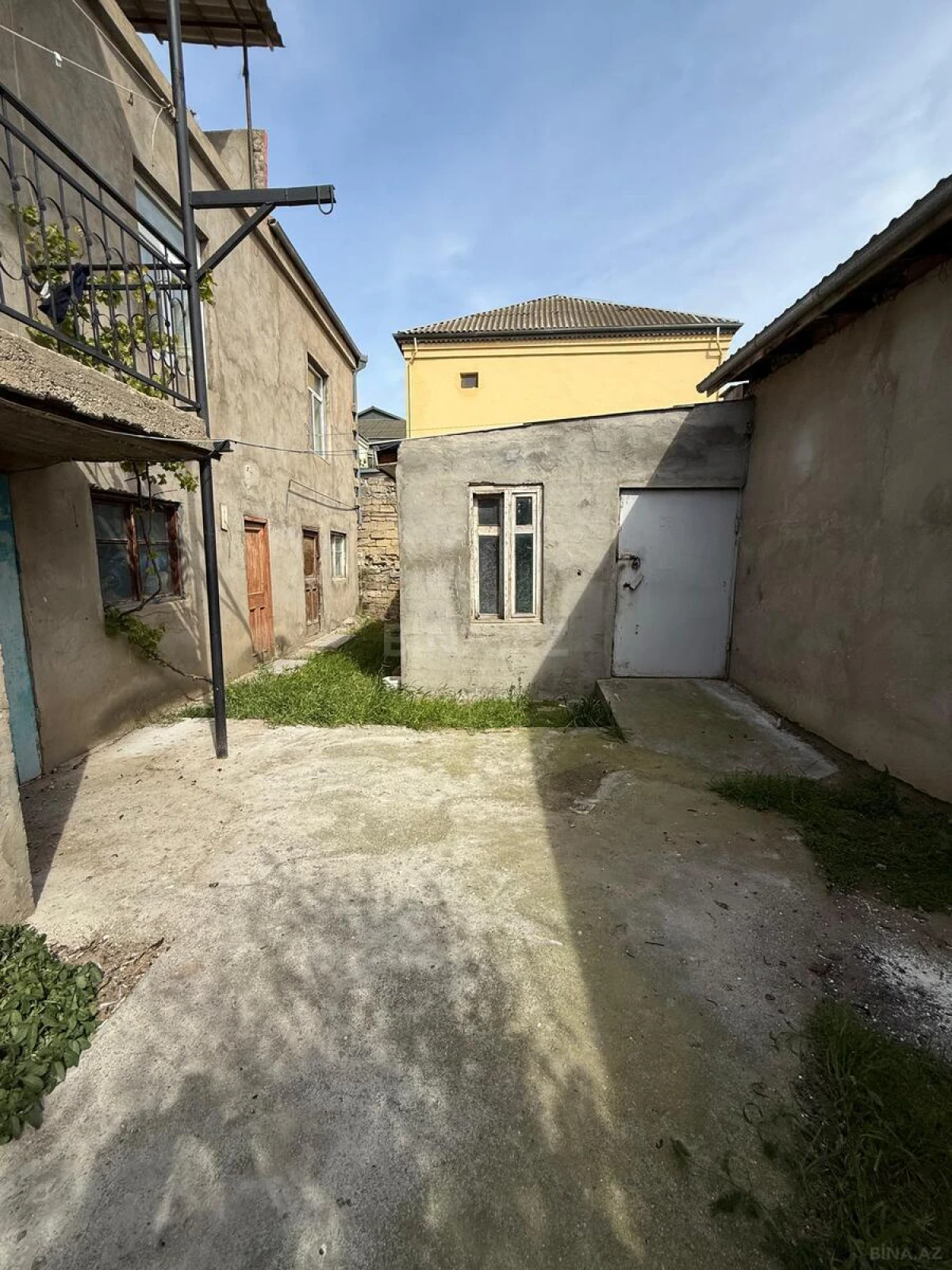 Satılır 6 otaqlı həyət evi 200 m²