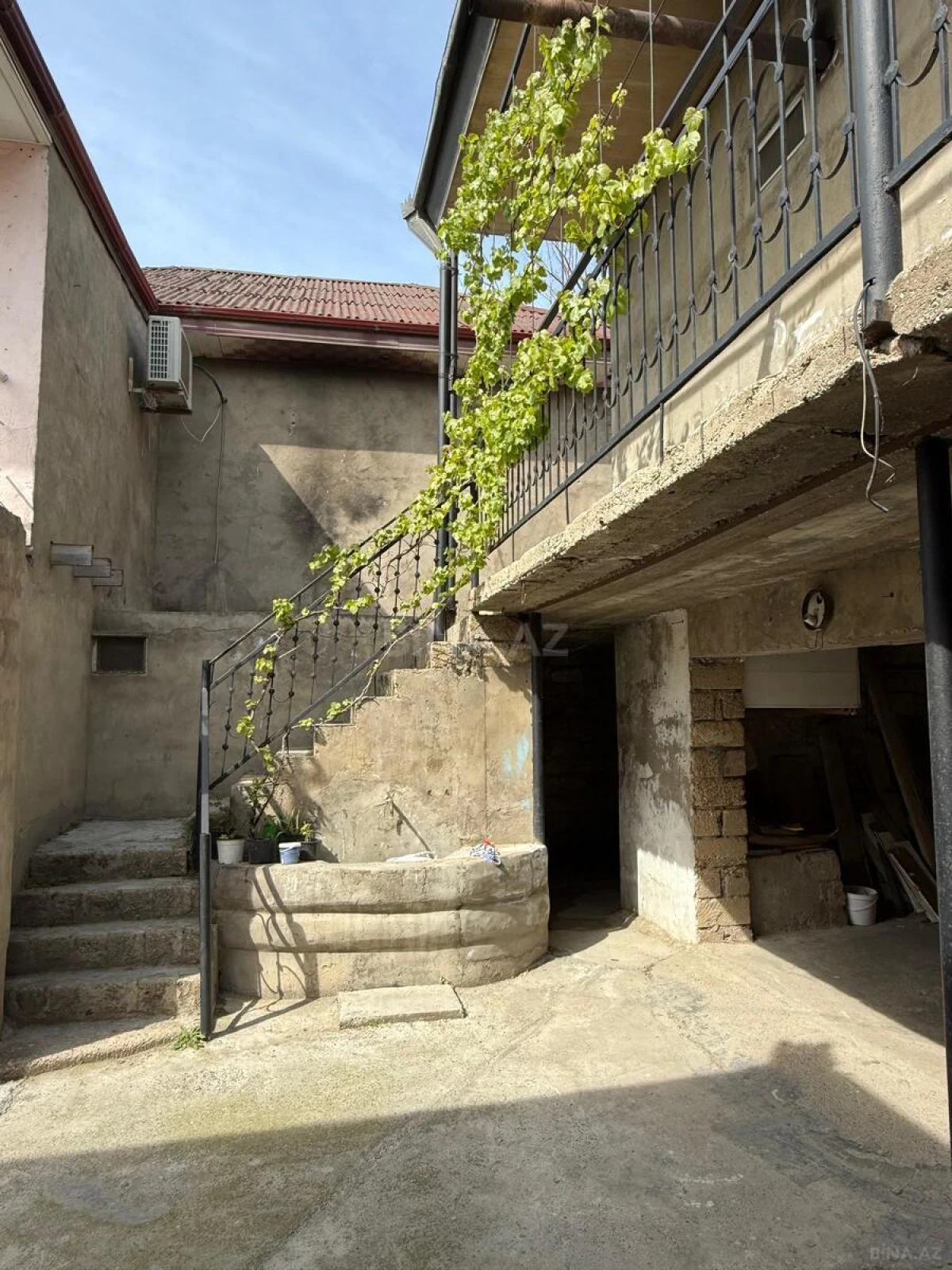 Satılır 6 otaqlı həyət evi 200 m²