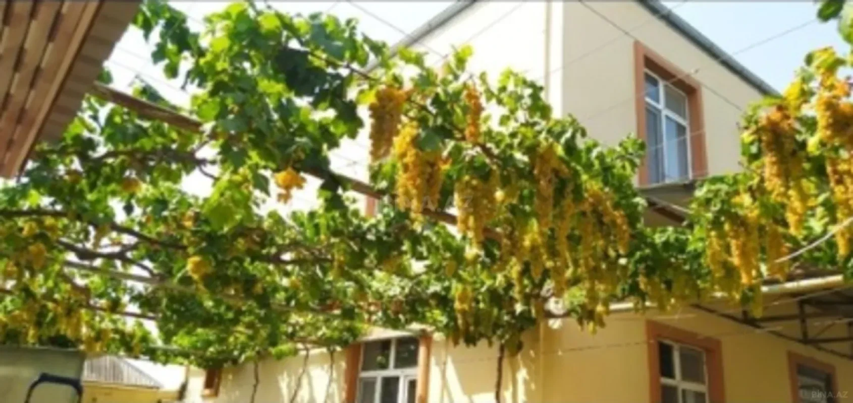 Satılır 4 otaqlı həyət evi 200 m²