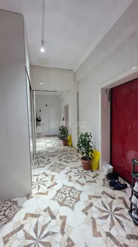 Satılır 2 otaqlı mənzil 65 m²