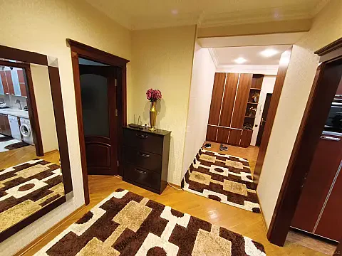 Satılır 3 otaqlı mənzil 110 m²