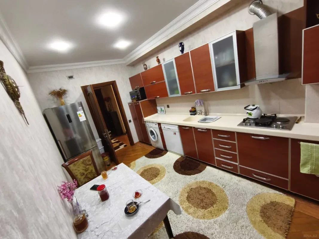 Satılır 3 otaqlı mənzil 110 m²
