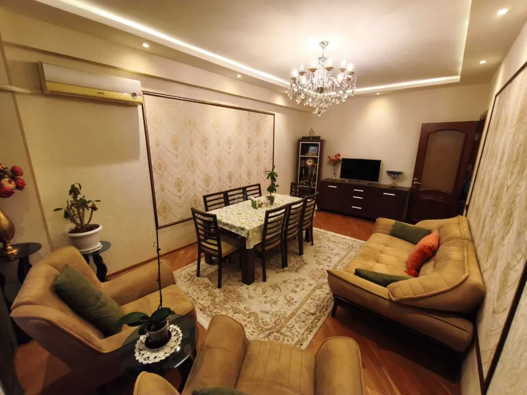 Satılır 3 otaqlı mənzil 110 m²