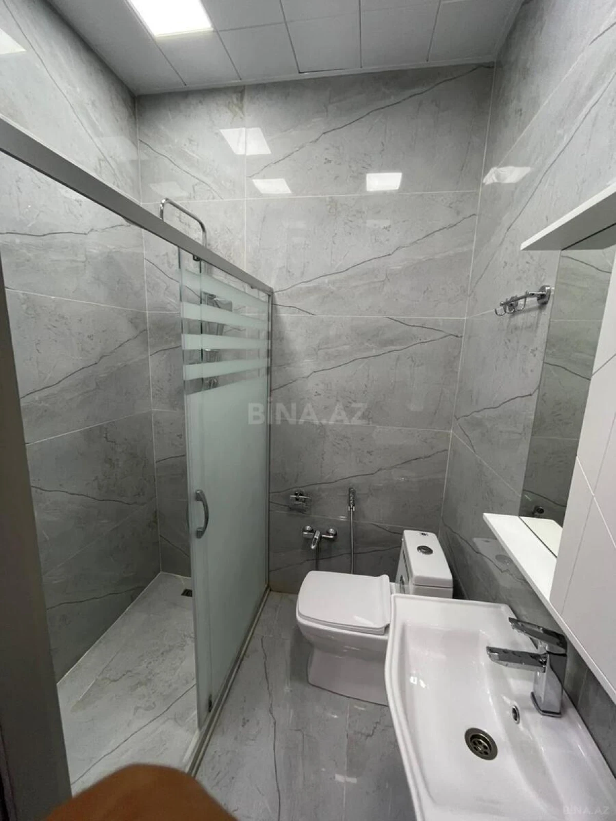 Kirayə verilir 1 otaqlı mənzil 55 m²