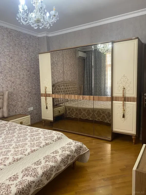 Satılır 3 otaqlı mənzil 120 m²