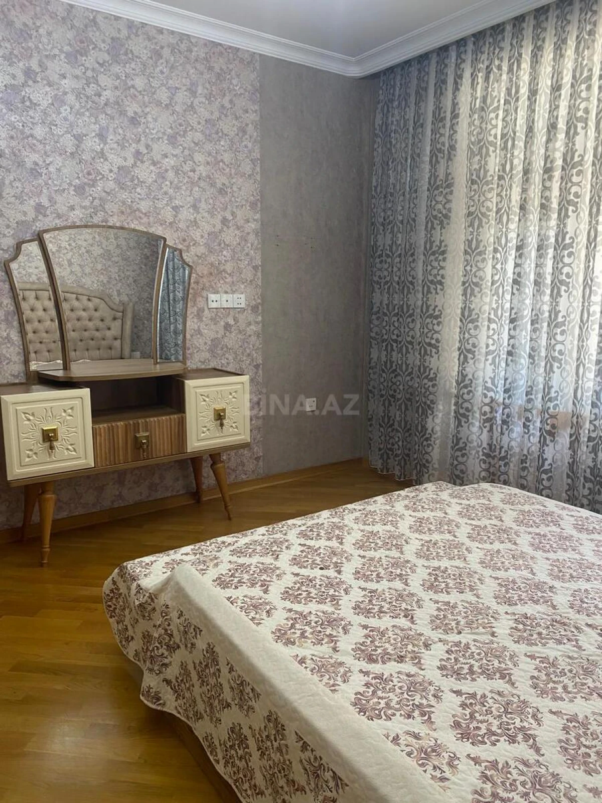 Satılır 3 otaqlı mənzil 120 m²