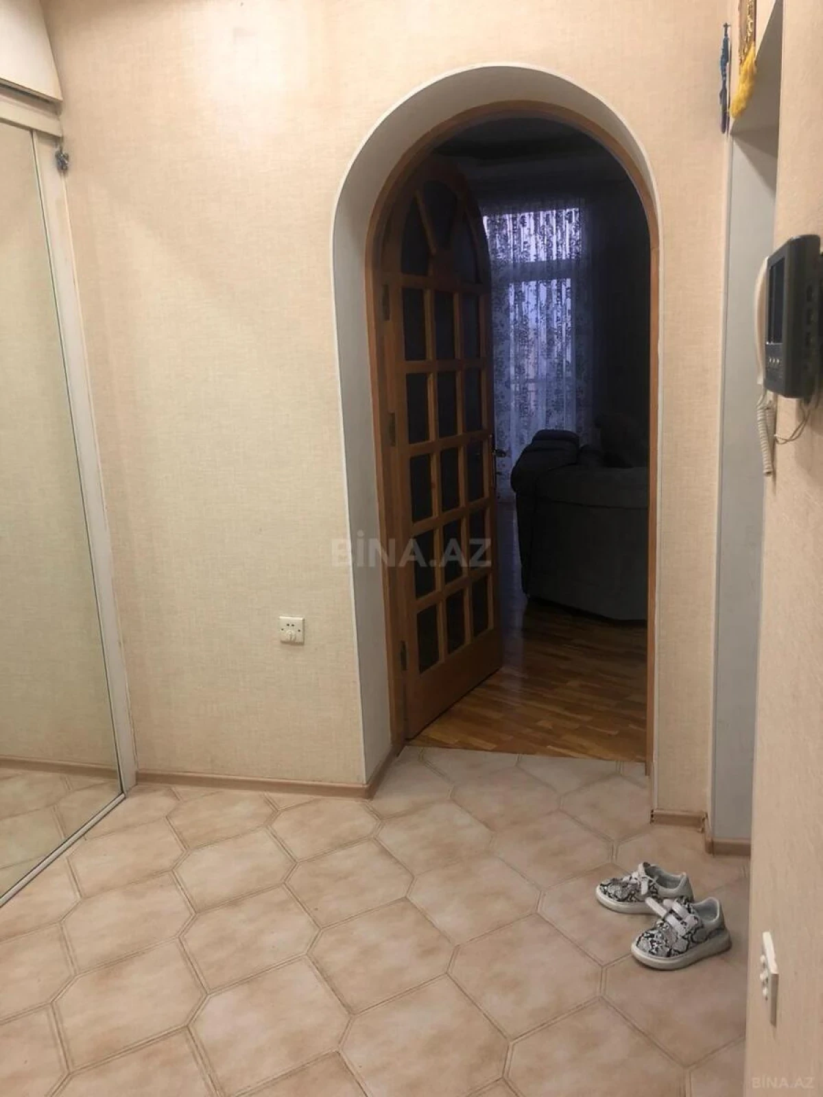 Satılır 4 otaqlı mənzil 115 m²