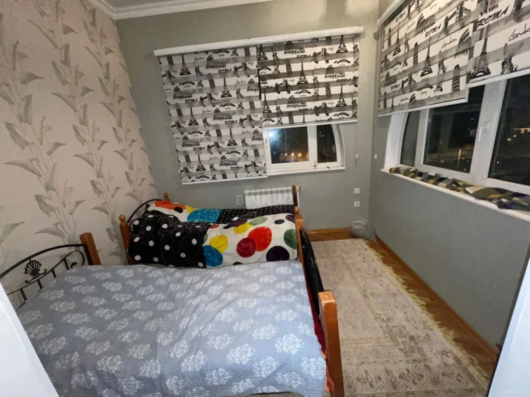Satılır 4 otaqlı mənzil 115 m²