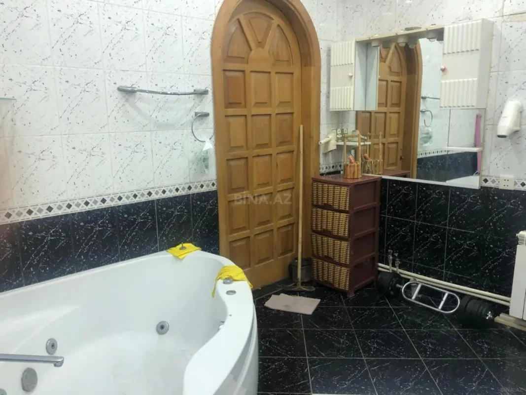 Satılır 4 otaqlı mənzil 115 m²